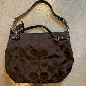 COPY - Gorgeous Brown COACH signature, medium han…